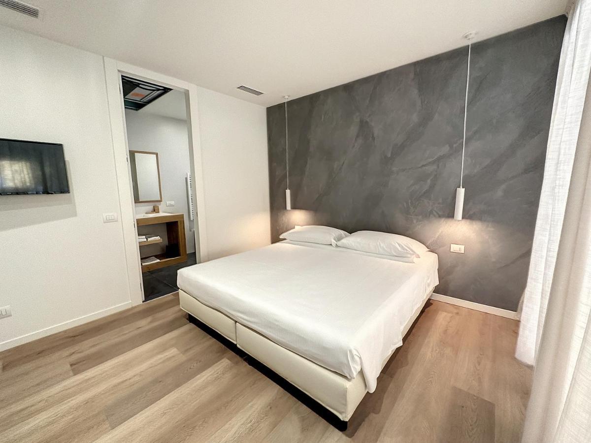Ad Suite Apartment Riva del Garda Luaran gambar