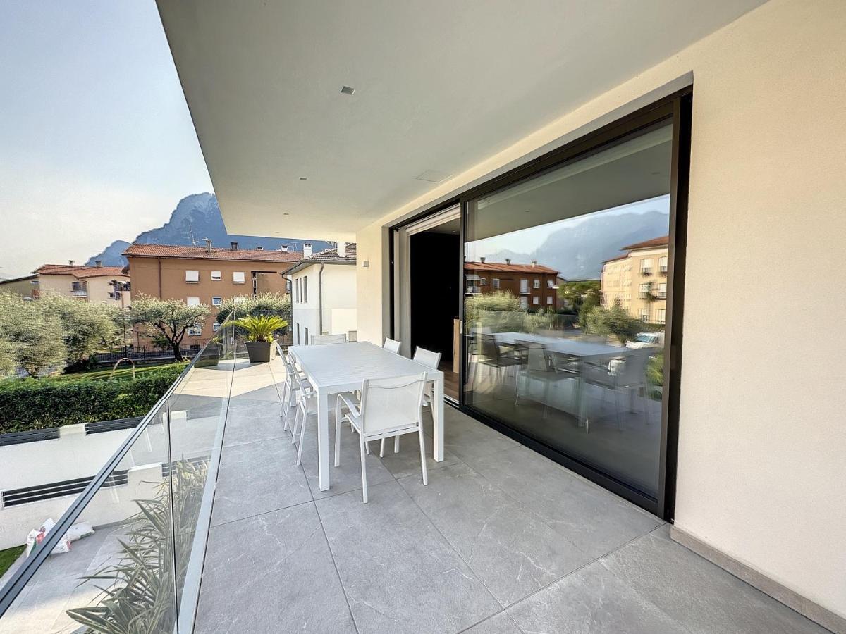 Ad Suite Apartment Riva del Garda Luaran gambar