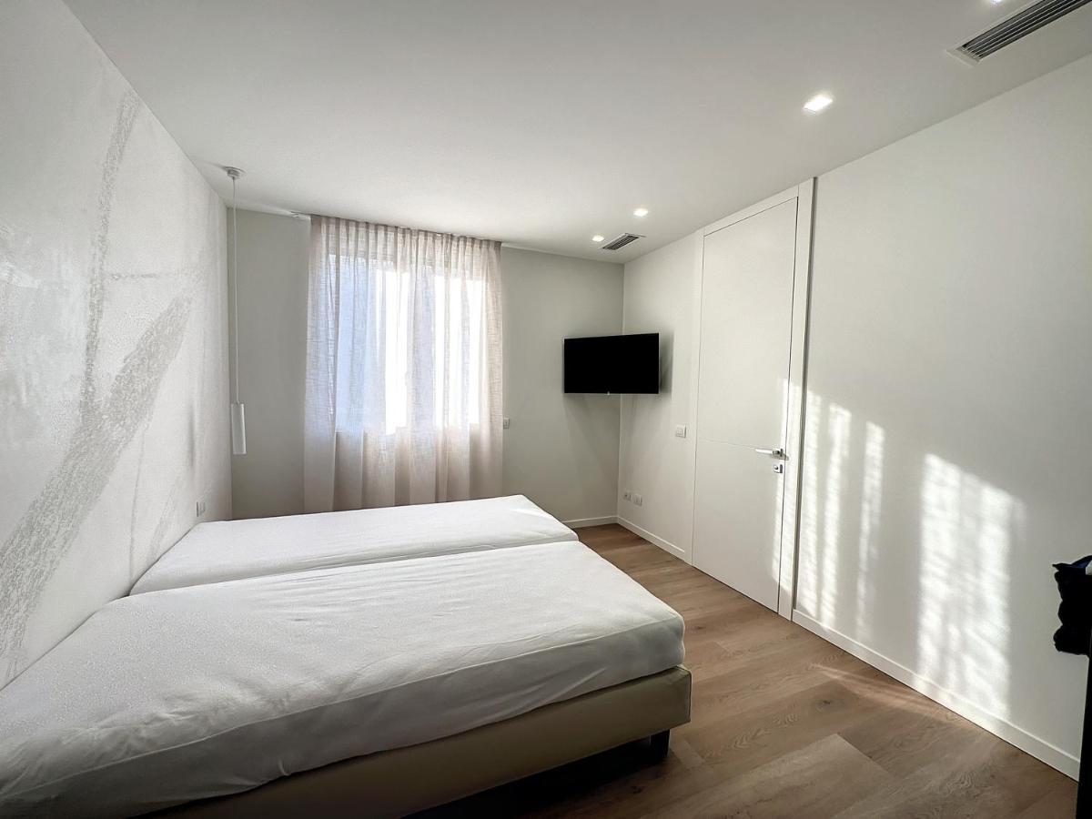 Ad Suite Apartment Riva del Garda Luaran gambar
