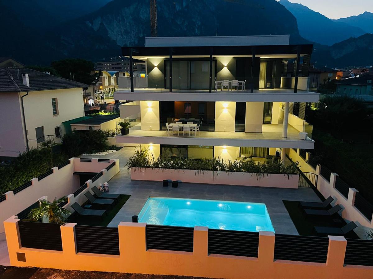 Ad Suite Apartment Riva del Garda Luaran gambar