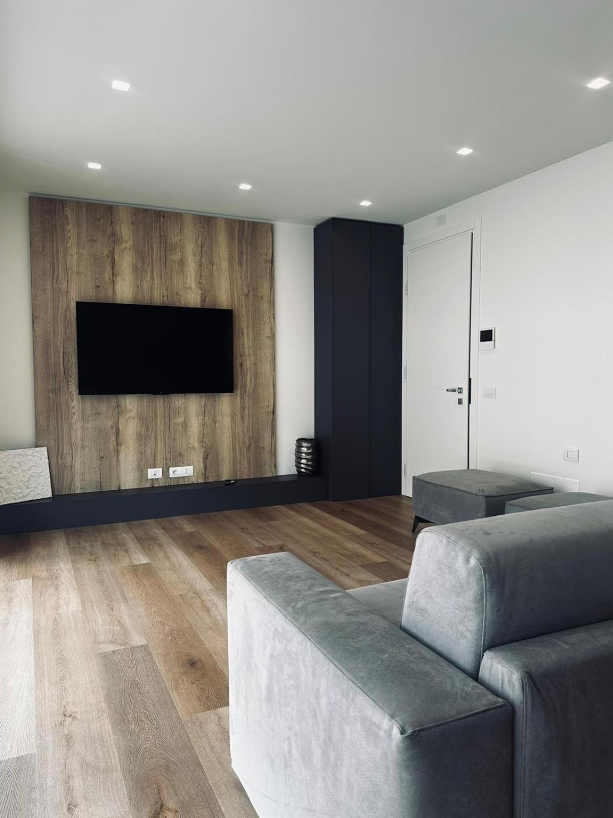 Ad Suite Apartment Riva del Garda Luaran gambar