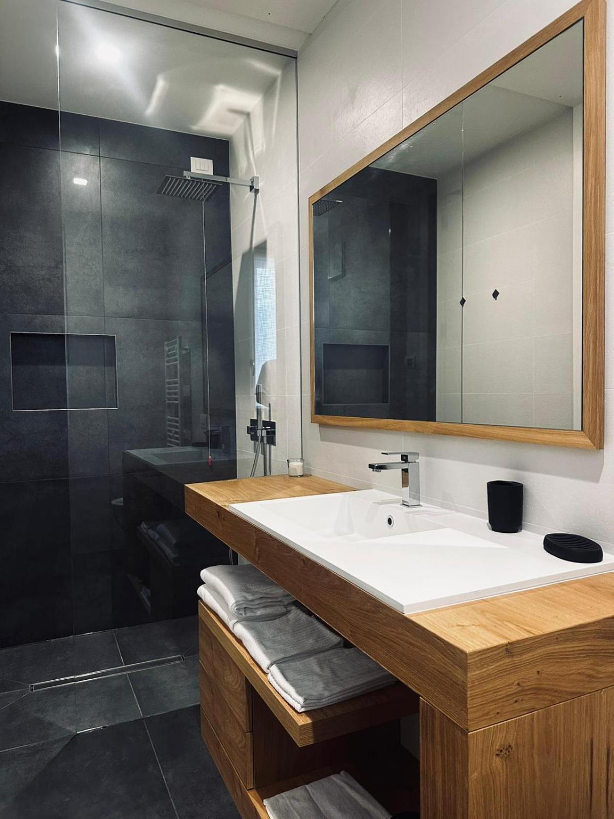 Ad Suite Apartment Riva del Garda Luaran gambar