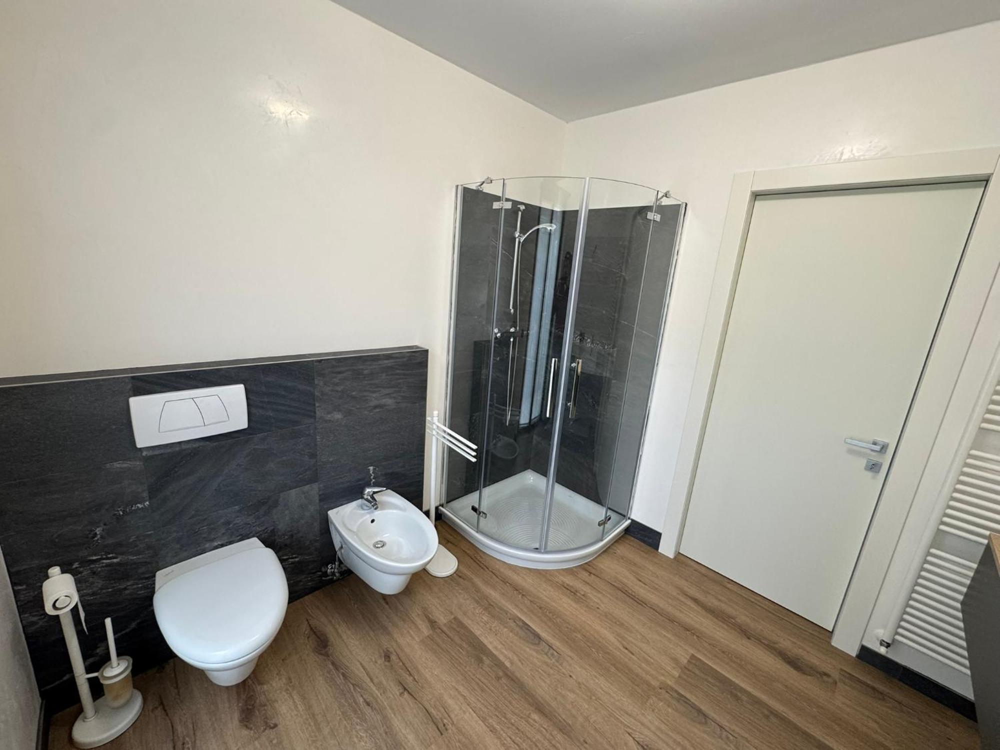 Ad Suite Apartment Riva del Garda Luaran gambar