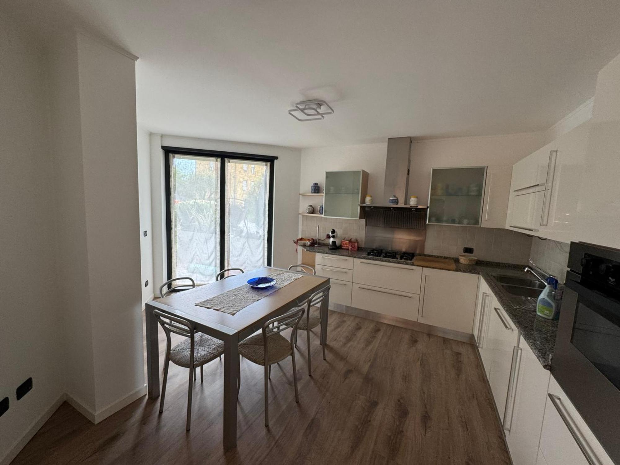 Ad Suite Apartment Riva del Garda Luaran gambar